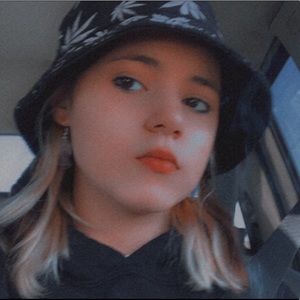 Meet your Posher, Alexia